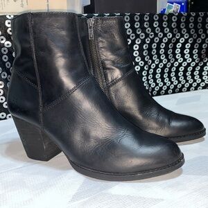 Frye Womens  boots Sz 7M
